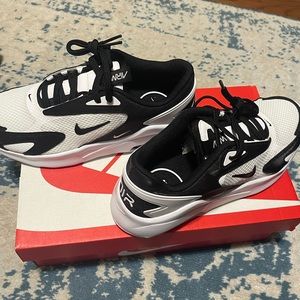 Women’s brand new in box nike air max